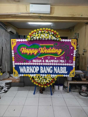 Papan Bunga di Magelung Kaliwungu Selatan
