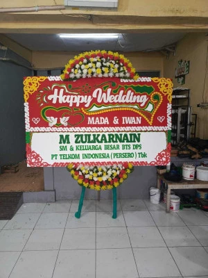 Papan Bunga di Magelung Kaliwungu Selatan